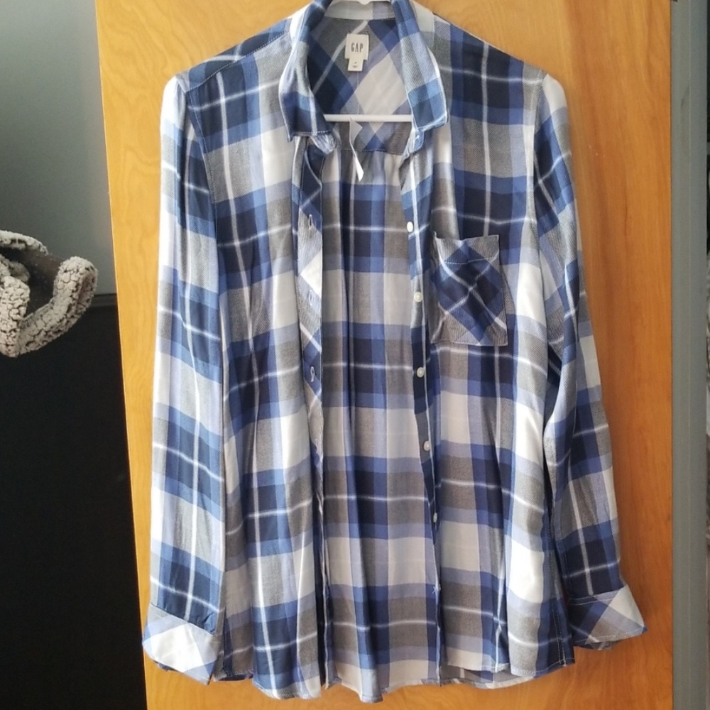 NWT Gap Size M blue flannel